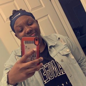 Meet your Posher, Denisha